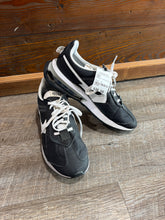 Load image into Gallery viewer, SNEAKER- $120 RETAIL - 10

