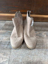 Load image into Gallery viewer, BOOTIE - 8
