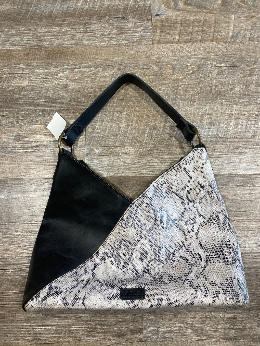 HANDBAG (RETAIL $218)