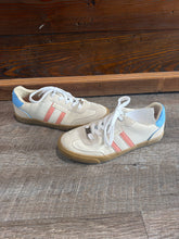Load image into Gallery viewer, SNEAKER $80 RETAIL - 8
