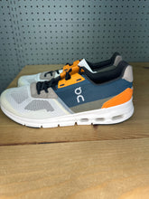 Load image into Gallery viewer, SNEAKER(RETAIL$170)-LIKE NEW-10
