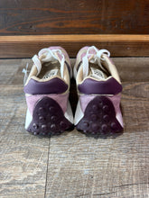 Load image into Gallery viewer, SNEAKER - 9
