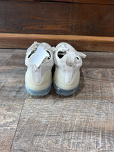 Load image into Gallery viewer, SNEAKER - 8.5
