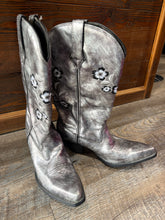 Load image into Gallery viewer, BOOT(RETAIL$190) - 9
