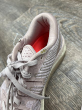 Load image into Gallery viewer, SNEAKER (SM HOLE)-9
