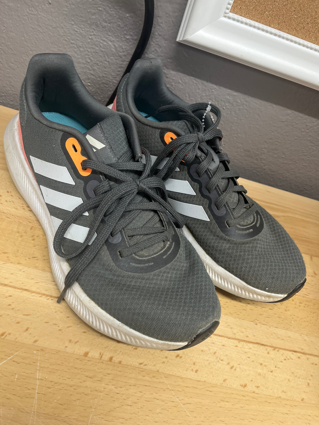 SNEAKER-8.5