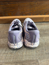 Load image into Gallery viewer, GHOST SNEAKER - 10
