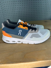 Load image into Gallery viewer, SNEAKER(RETAIL$170)-LIKE NEW-10
