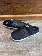 Load image into Gallery viewer, SLIPPER - 6
