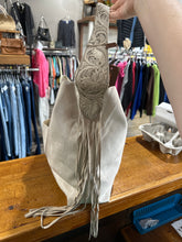 Load image into Gallery viewer, BEIGE SHOULDER BAG
