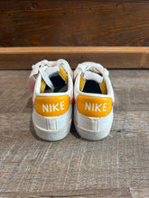 Load image into Gallery viewer, SNEAKER - 8
