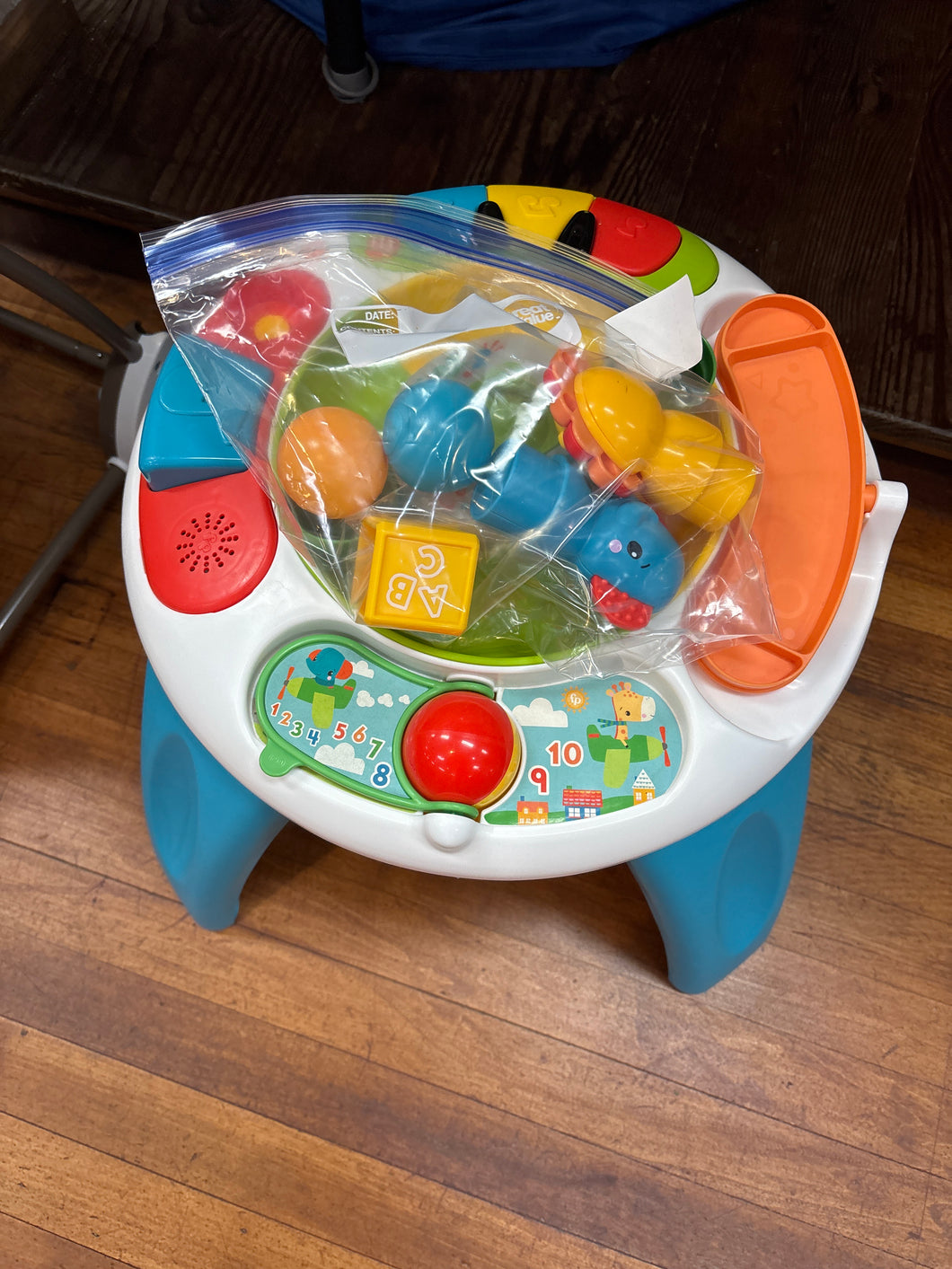 LEARING TABLE*will not ship*