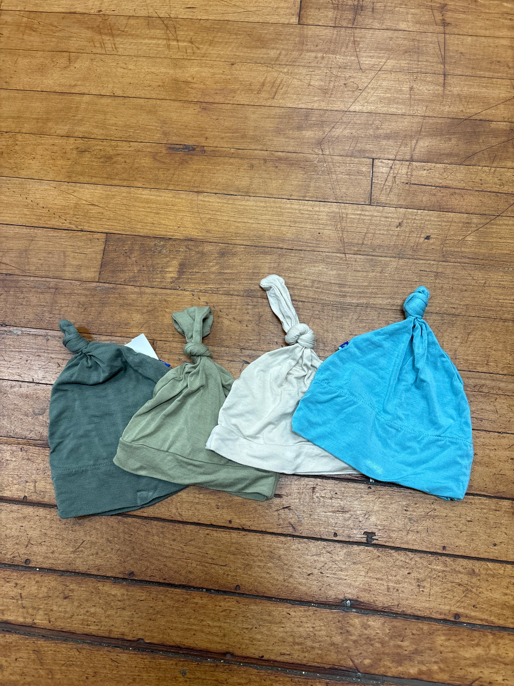 4 PC BAMBOO HAT SET-NB-3MO