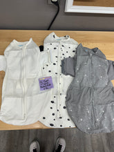 Load image into Gallery viewer, BASASINET RETAIL$1,700
