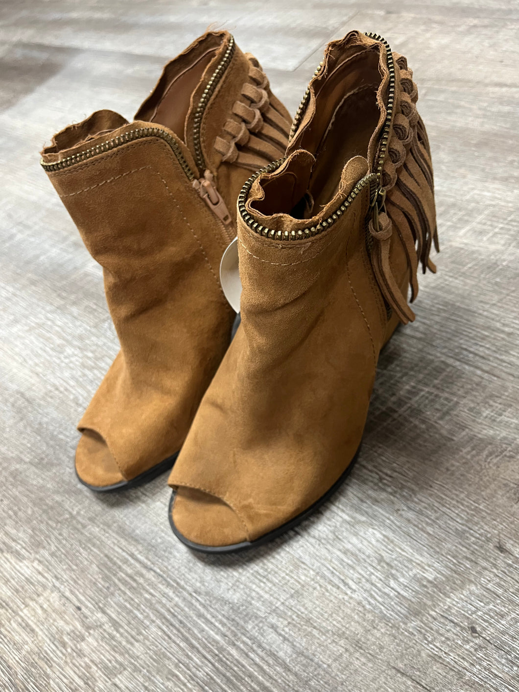 HEEL-9