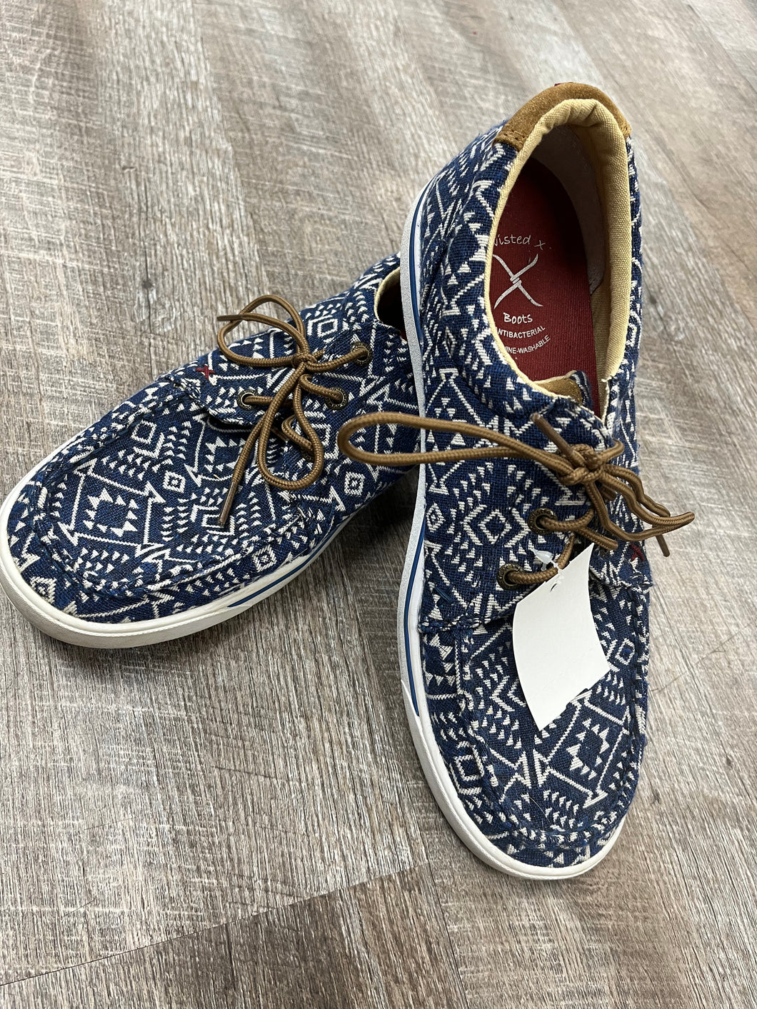 BLUE CANVAS SHOE - 9.5