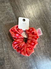Load image into Gallery viewer, SCRUNCHIE
