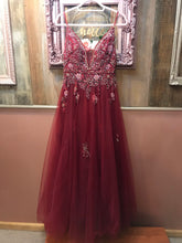 Load image into Gallery viewer, JOVANI-BURGUNDY
